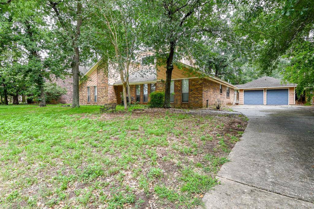 115 Pine Manor awaits you! Can be fully furnished if desired!!