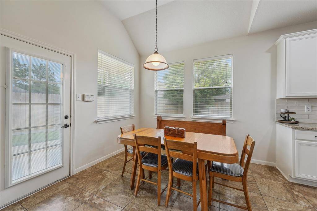 Breakfast room.