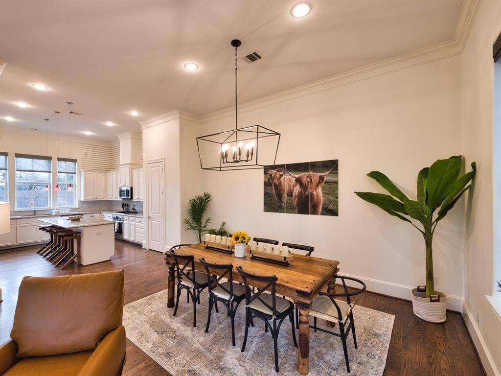 So much room for dining between the spacious dedicated dining area and the breakfast bar island.