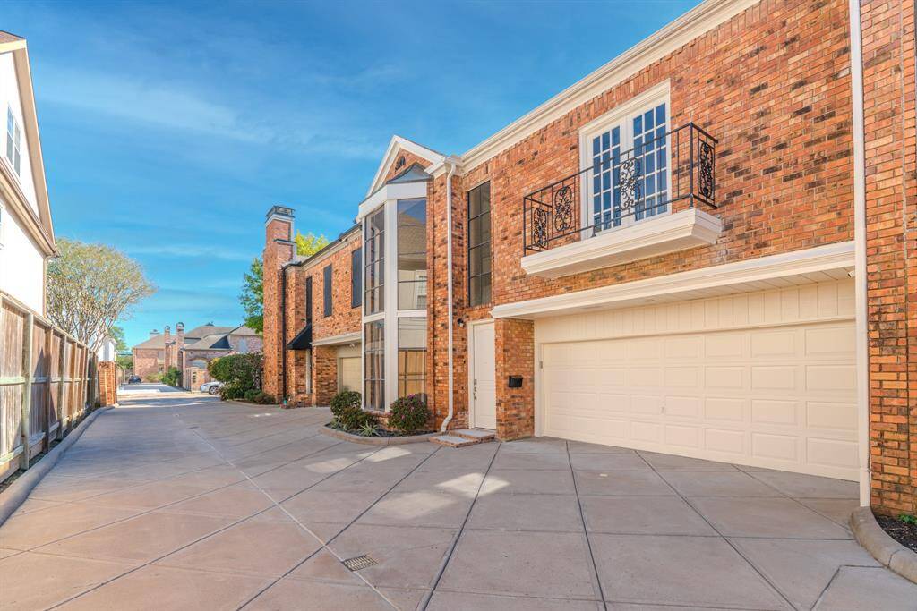 Rare Opportunity: A Unique, Upscale Townhome In One Of Houston’s Most Desirable Communities.