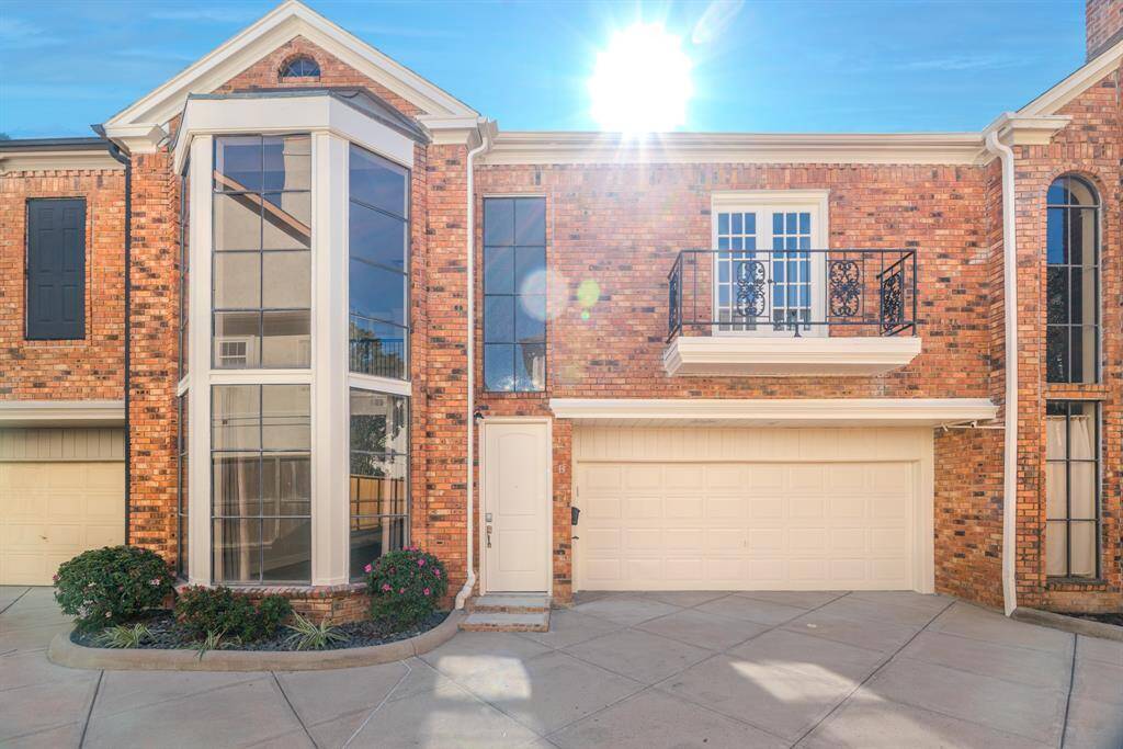 Prime Location: Situated In The Heart Of Charming Westhaven Estates, A Prestigious Houston Area. Quiet Neighborhood: Tranquil, Tree-lined Streets Offer A Serene Escape In The City.