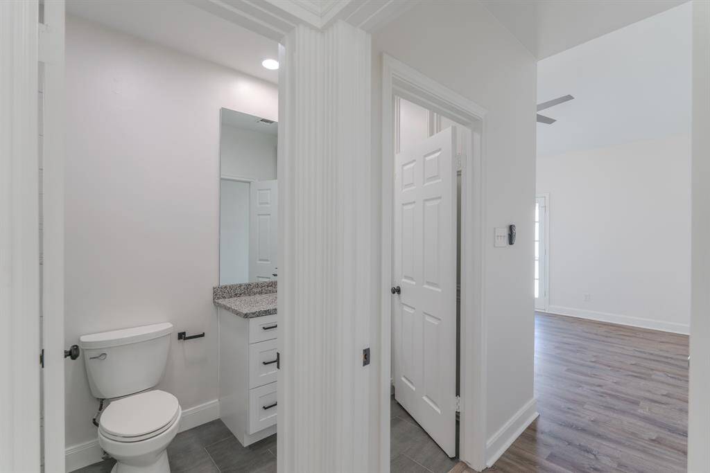 Fully Remodeled Secondary Bathroom Upsatirs.