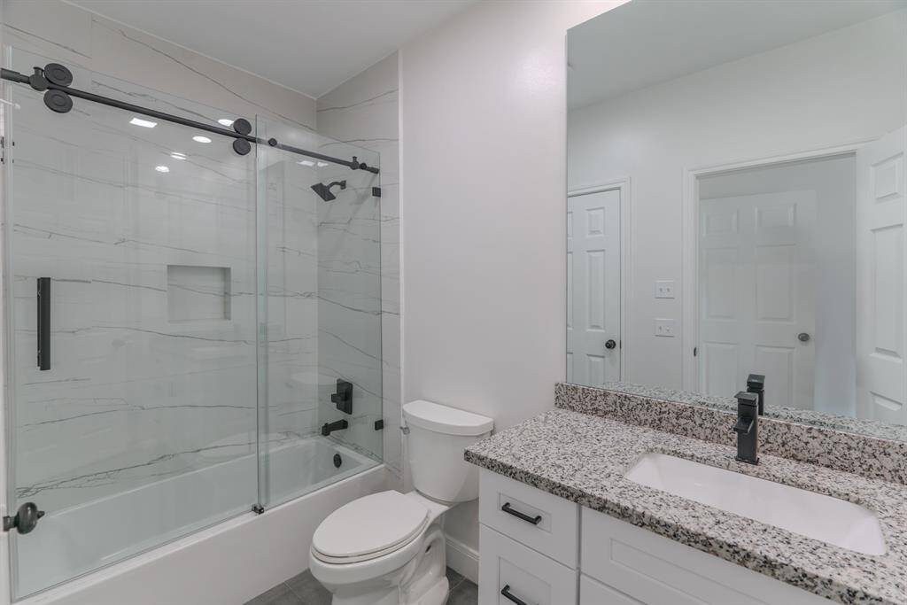 Generously Sized Bedrooms: Includes one secondary bedroom with a private en-suite bath.