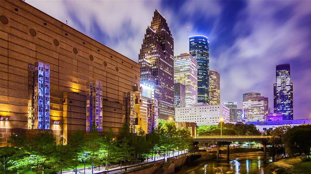 Houston Boasts A Vibrant Sports Scene With Pro Teams Like The Astros, Rockets, And Texans. Its Nightlife Is Lively, Featuring Bars, Clubs, Live Music, And Cultural Hotspots Across Diverse Neighborhoods.