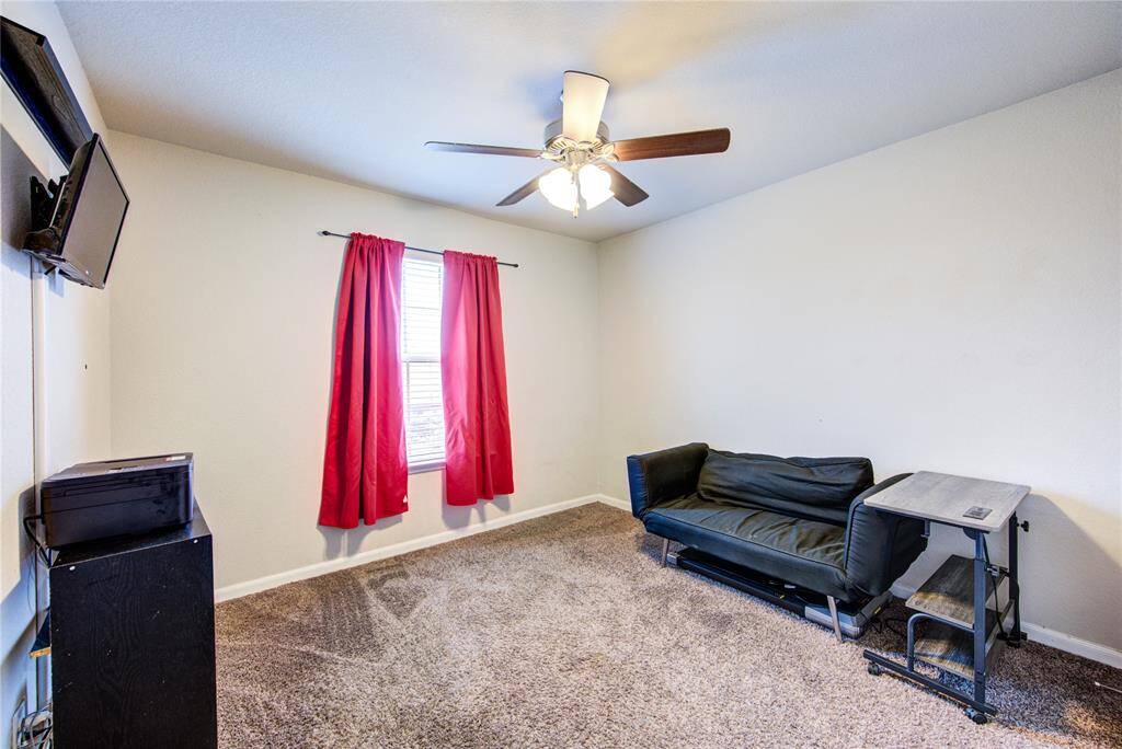 2nd bedroom
