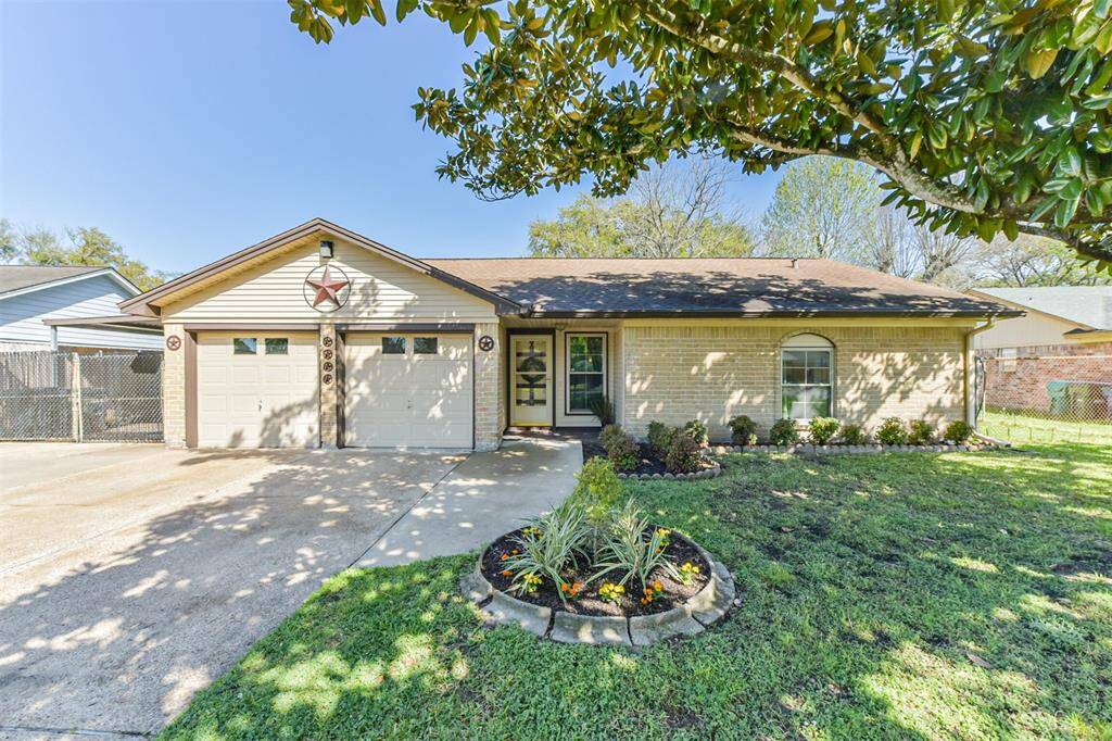 Picture perfect 3 bed/2 bath home
