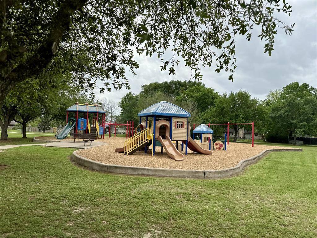 Nearby park with play area and walking trail!