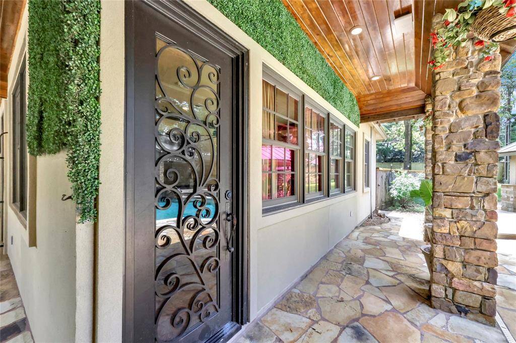 Work from home and need a quiet space? Located out the back door is your private office.
