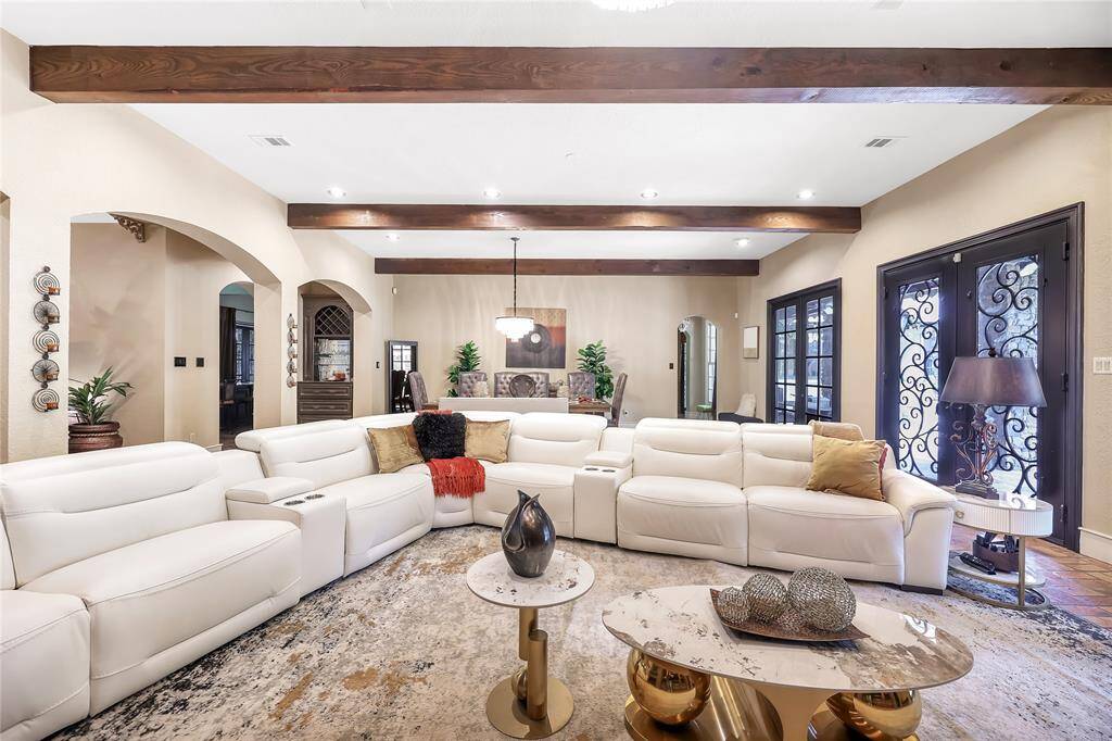 Plenty of room for family and guest.
