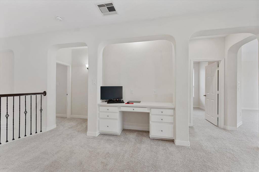 Built-in computer desk