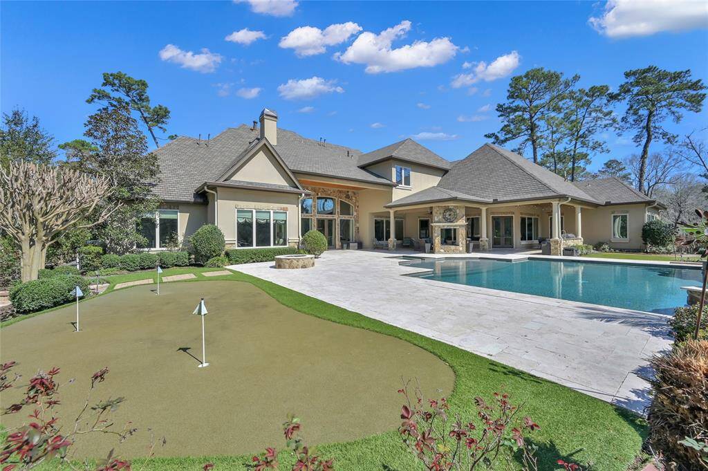 Family memories are made in this incredible outdoor oasis!