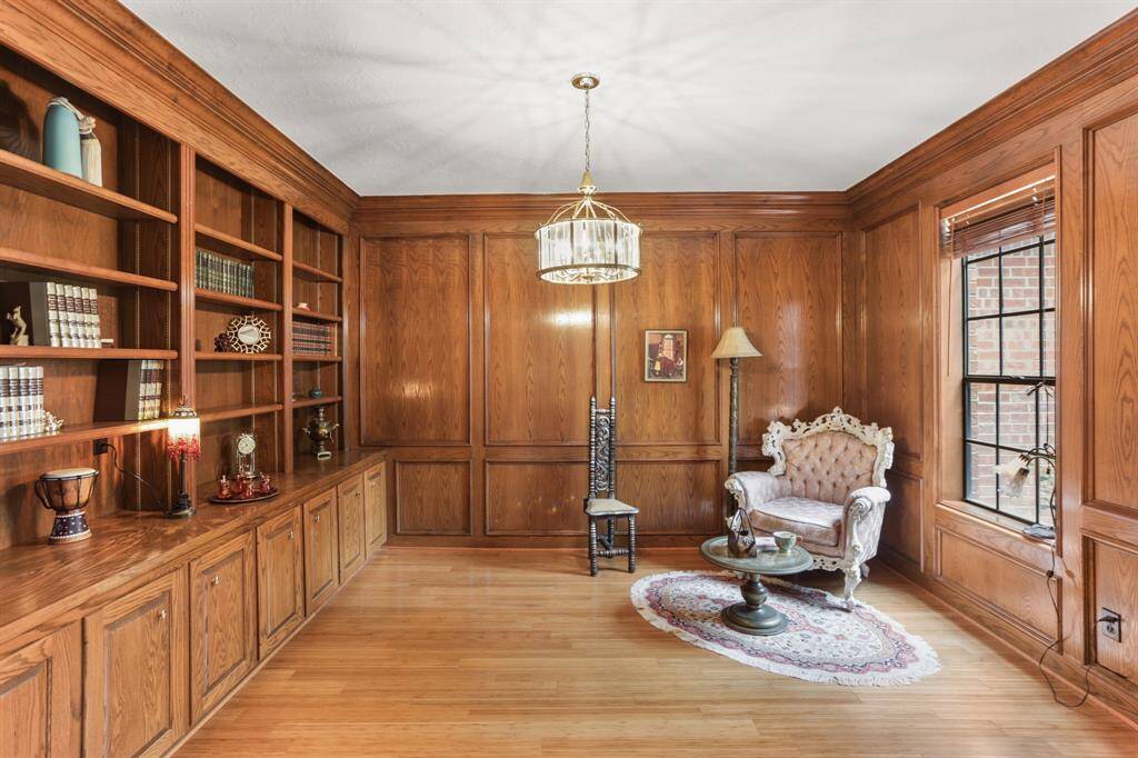 Lots of great entertaining can been done in this area.