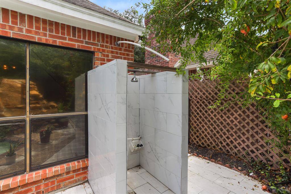 Spa and pool that's just minutes away from all three doors leading out to this welcoming Oasis!!