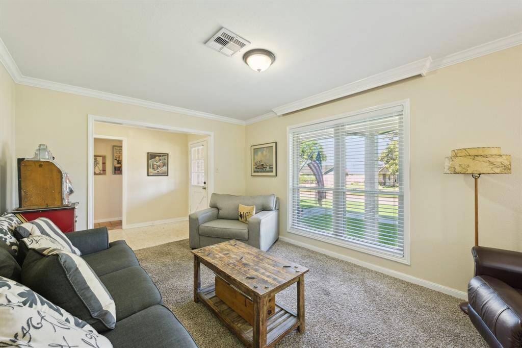 Front living room off entry