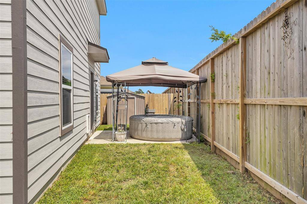 Private, fenced Backyard with a Patio!