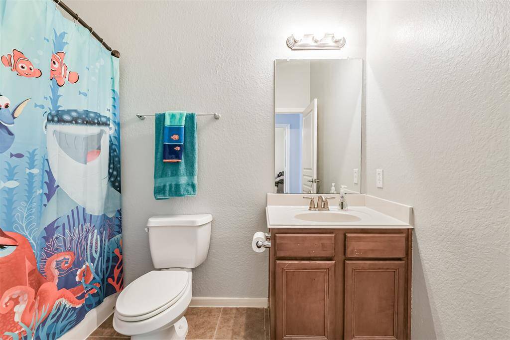 Full upstairs bath