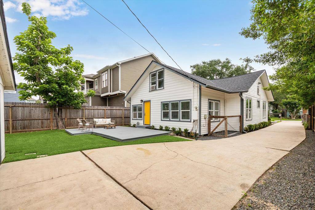 Large backyard with plenty of room for your loved ones to run and play!