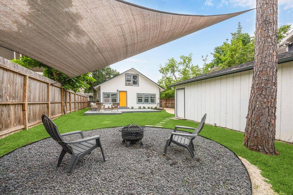 An ideal setting for a fire pit—perfect for cozy evenings with friends and loved ones.