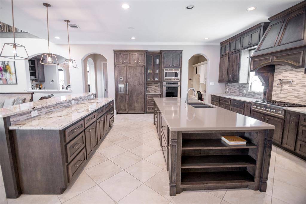 Abundant kitchen storage for all your needs.