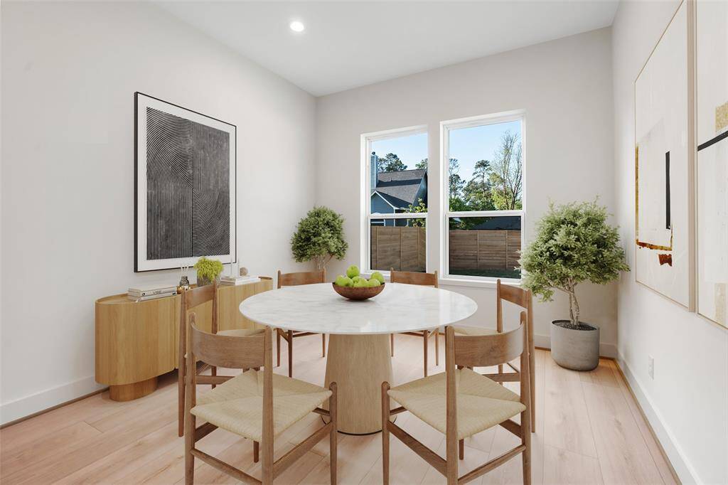 Casual dining. Virtually staged.