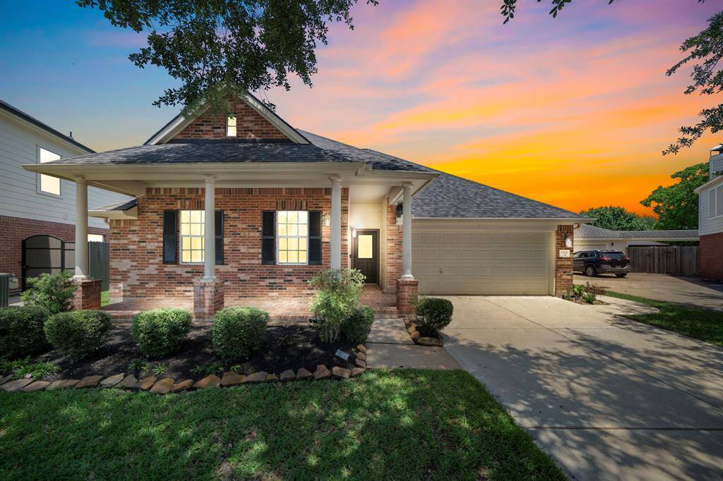 Welcome to 1506 Lake Buchanan Court!