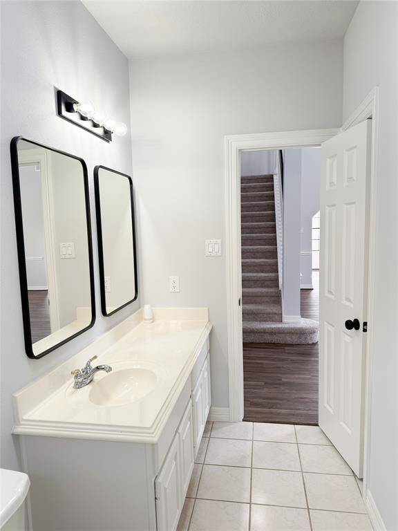 Guest bathroom next to guest bedroom.