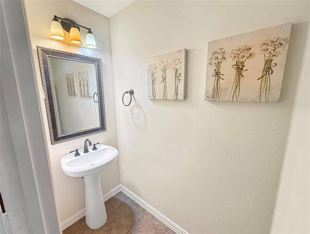 Half bath 1st level.