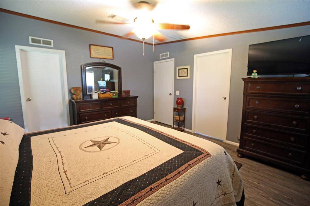 This is a Room/Study off the Primary Bedroom. It Could be Used as a Nursery!
