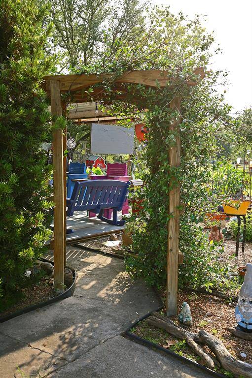 Come on Outside and Sit a Spell!! Such a Great Area to Entertain your Friends!
