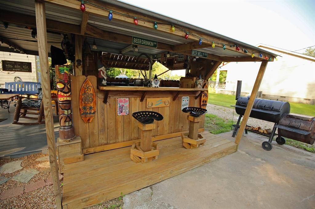Outdoor Kitchen is Ready for those BBQ's and Family Get Togethers!