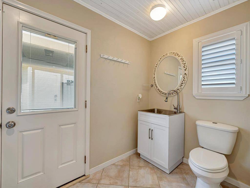 Laundry/Half bath