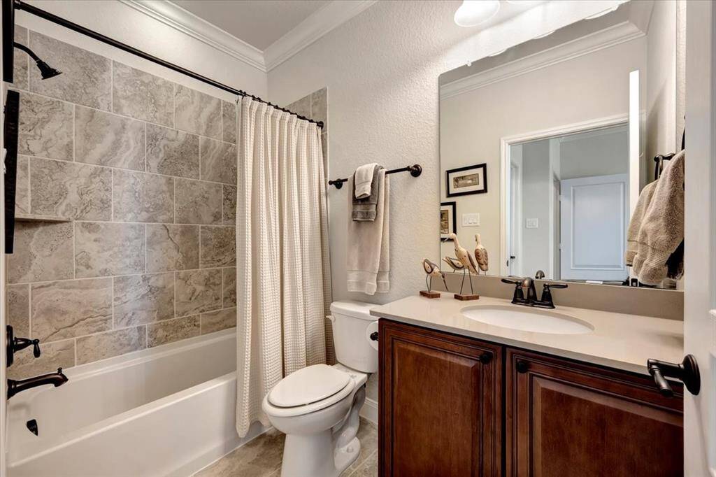 This beautiful ensuite is just off the guest bedroom.