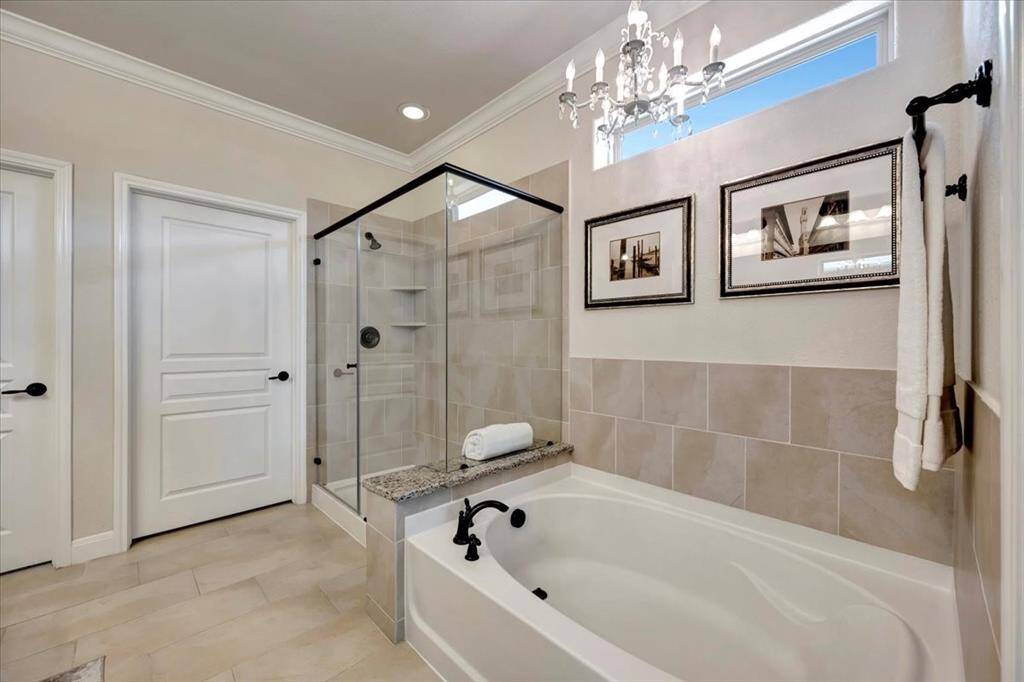 Relaxing evening baths in this well appointed ensuite.
