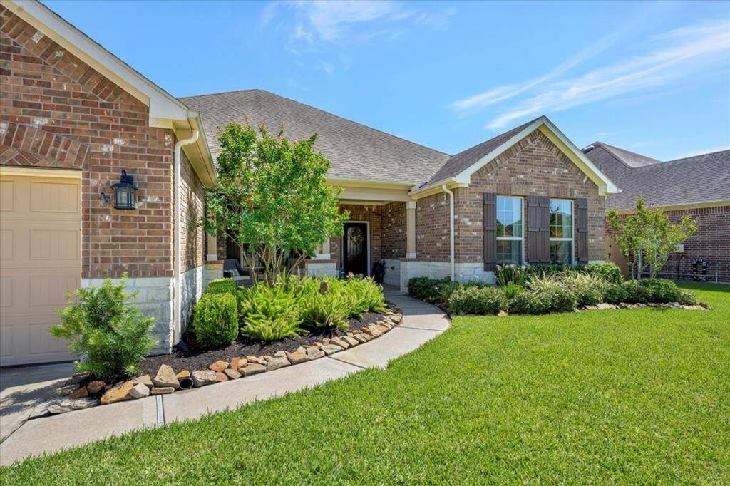 This home truly looks like a model home – move-in ready with nothing to do but unpack.  Call today for your private showing!