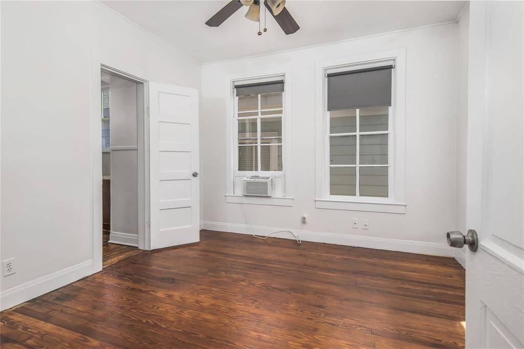 Charming 2-bedroom duplex featuring beautiful hardwood floors and abundant natural light. Ideal for comfortable living.