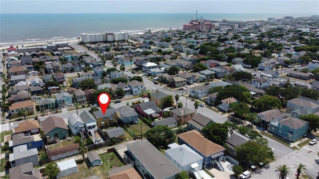 Prime location in a vibrant neighborhood with stunning ocean proximity!