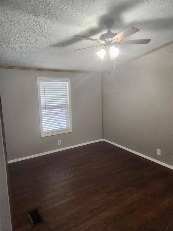 Secondary Bedroom of three bedrooms