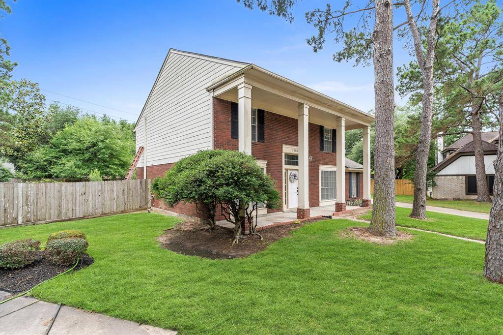 Tucked away on a quiet cul-de-sac in the heart of Copperfield, this beautifully renovated 3-bedroom, 2.5-bath home offers modern style, thoughtful upgrades, and a spacious yard rarely found in the area. Located in one of Houston’s premier masterplanned communities, this home is a true standout.