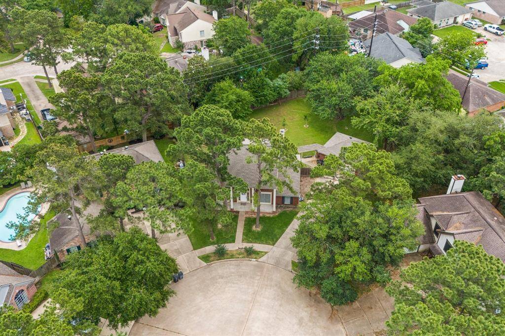 Outside, your private oversized backyard awaits—perfect for adding a pool, garden, or outdoor kitchen. Whether you're hosting summer BBQs or enjoying a quiet evening under the stars, you'll love the space and privacy.