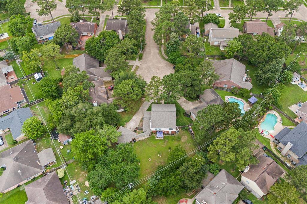 Outside, your private oversized backyard awaits—perfect for adding a pool, garden, or outdoor kitchen. Whether you're hosting summer BBQs or enjoying a quiet evening under the stars, you'll love the space and privacy.