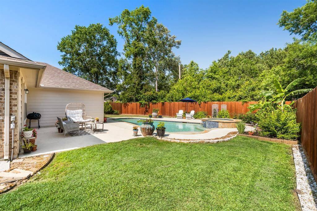 There is plenty of yard around the pool for other activities