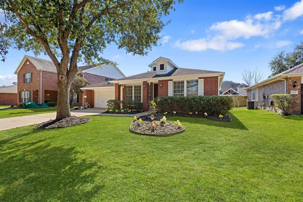 Welcome to 16727 Sonoma Del Norte