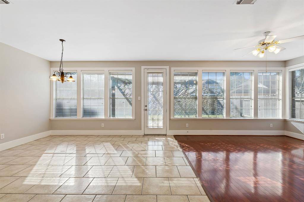 Living room right next to breakfast room.