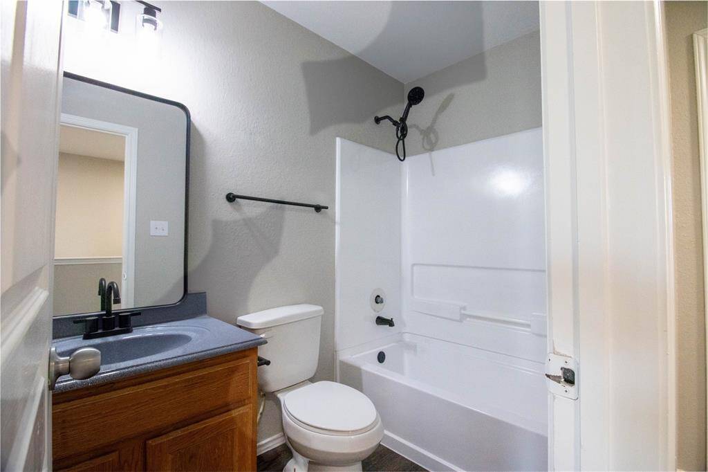 2nd Bathroom located in the upstairs hallway