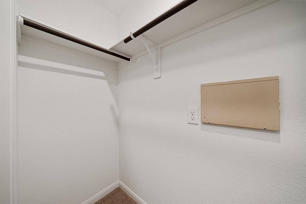 Walking Closet