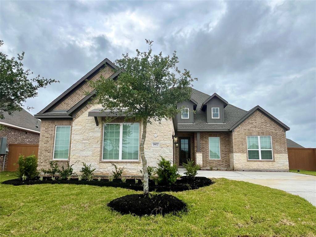 Stunning and elegant are just a couple of words to describe the single-story Iris plan featuring 3 bedrooms and 2 full baths.
