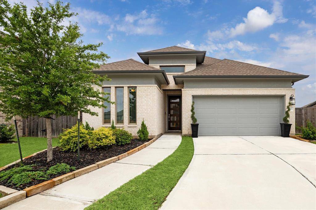 Enjoy resort-style living in this beautifully appointed 3/3/2 in Sienna, set on a .20-acre lot with a sparkling pool, summer kitchen, and covered patio. Inside, the flexible layout features LVP flooring, neutral finishes, a stunning island kitchen, open living areas, and a posh owner’s retreat with a spa-like ensuite. Additional highlights include a versatile flex space with modern sliding doors, walk-in closets, a Generac whole-home generator, recent roof, and more.