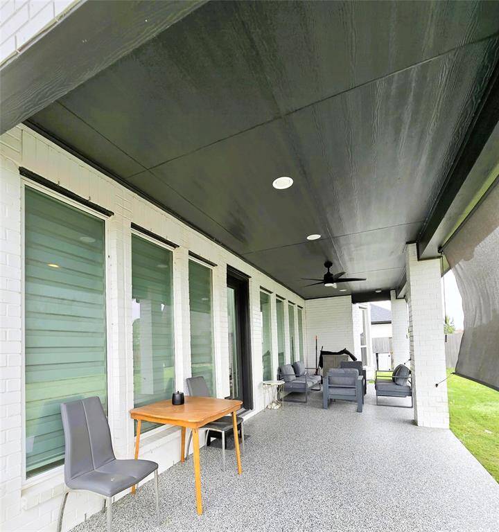 Upgraded Spacious Patio