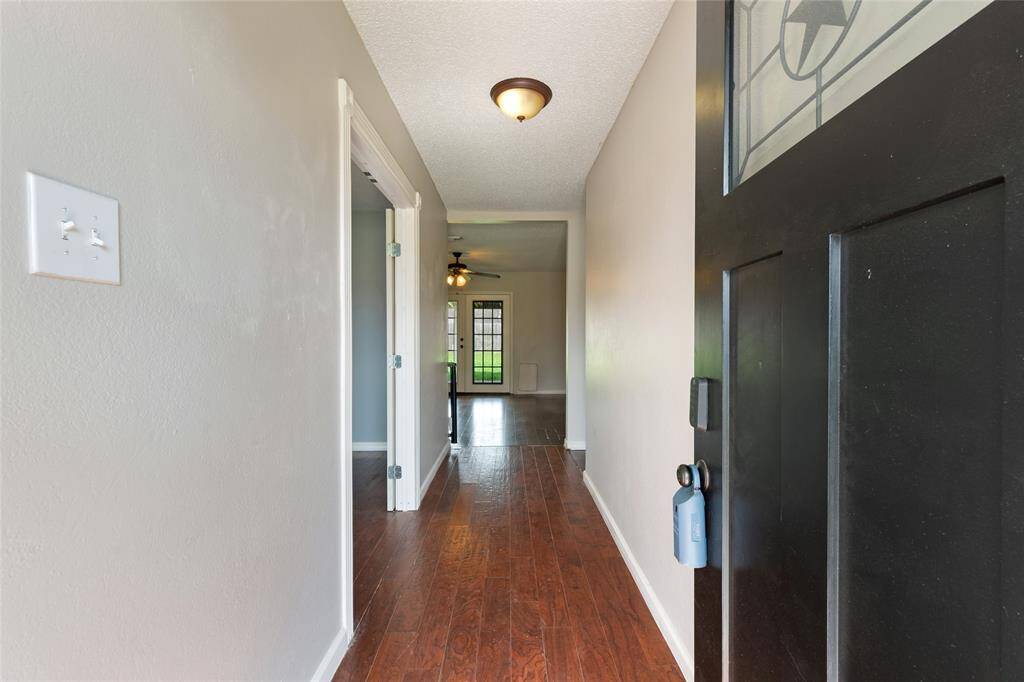 3Beds/2Baths/1Study.