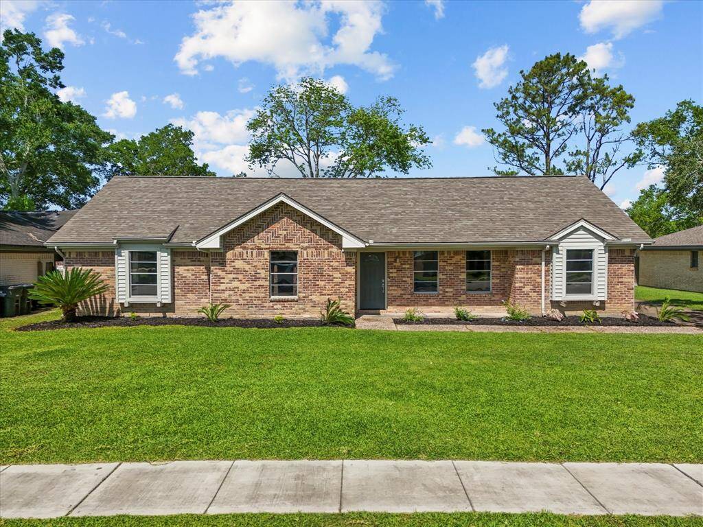 Welcome Home to 1922 Tracy Lynn Lane in Alvin, Texas.